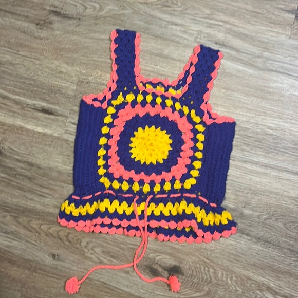 Girls Handmade Crochet Top / Size 6/7 - Picture 1 of 5